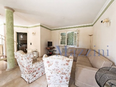 Foto Villa unifamiliare in via piave, Forte dei Marmi Centro di 160 m²