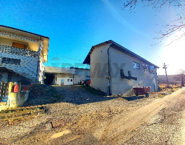 Foto Rustico a Santa Maria della Versa Soriasco di 170 m² con 5 locali
