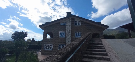 Foto Villa bifamiliare in Zona pennini, Avellino di 300 m² con 6 locali