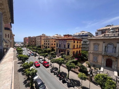 Foto Appartamento a Chiavari di 100 m² con 5 locali in affitto