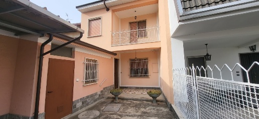 Foto Villa singola a Villata di 200 m² con 5 locali in vendita