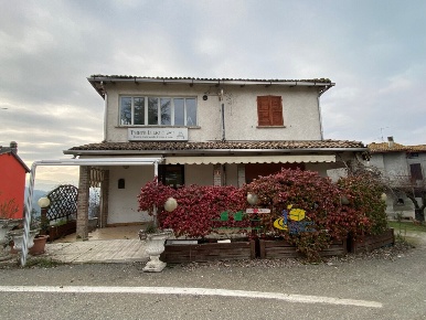 Foto Villa singola in via varano Marchesi 148, Medesano Centro di 600 m²