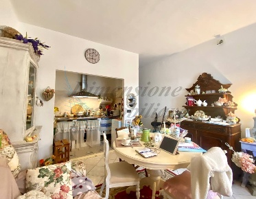 Foto Appartamento in Via Roma, Castellina Marittima di 65 m² con 3 locali