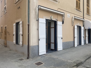 Foto Locale commerciale in Piazza Giacomo Matteotti, Sestri Levante Centro