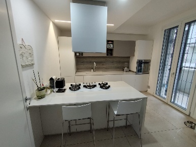 Foto Appartamento in Strada Contrada, Modena Morane - Contrada di 350 m²