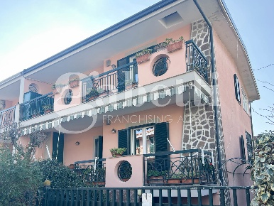 Foto Villa bifamiliare in Via Madonna del Pantano 40, Giugliano in Campania