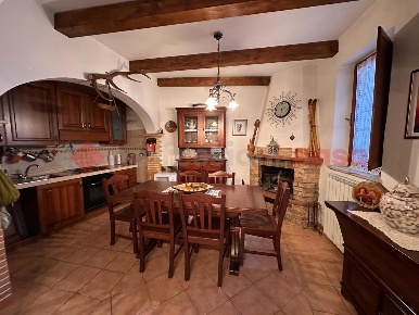 Foto Casa indipendente in Via Sr 83 10, Pescasseroli di 120 m² con 3 locali