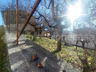 Foto Casa indipendente in Via Luciano 27, Ateleta di 258 m² con 8 locali