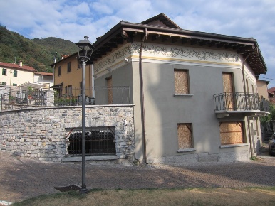 Foto Casa indipendente in Nestore Ferretti, Oliveto Lario Limonta di 250 m²