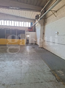 Foto Capannone industriale in Via Mantova 54, Rozzano Centro di 395 m²