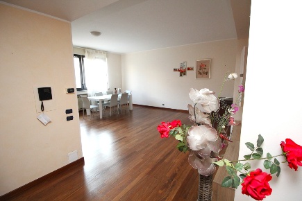 Foto Appartamento in Via Gigante 15, Legnano di 120 m² con 4 locali