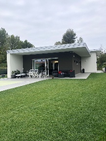 Foto Villa unifamiliare in viale delle Rimembranze 14, Manerba del Garda