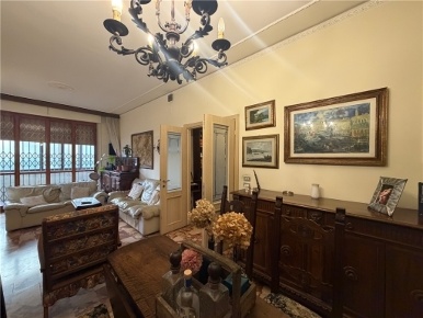 Foto Appartamento in VIA DEL FILARETE, Firenze Soffiano di 130 m²