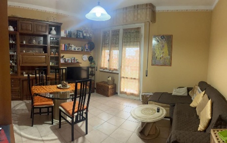 Foto Appartamento a Ponsacco Centro di 85 m² con 5 locali in vendita