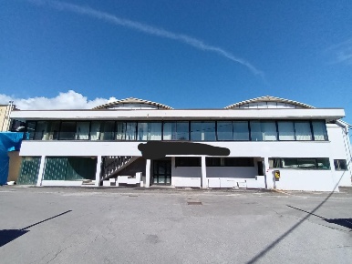Foto Ufficio a Capannori Verciano - Guamo di 480 m² con 6 locali in affitto