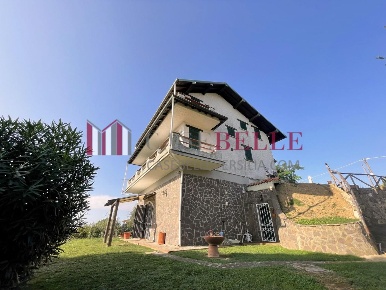 Foto Villa unifamiliare a Camaiore Bargecchia, Corsanico di 250 m²