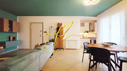 Foto Appartamento a Cecina Cecina Centro di 85 m² con 3 locali in vendita