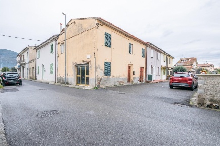 Foto Casa indipendente a Cascina Centro di 140 m² con 6 locali in vendita