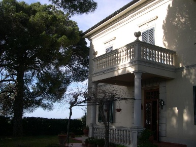 Foto Villa unifamiliare a Casale Marittimo di 380 m² con 8 locali