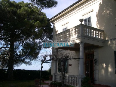 Foto Villa unifamiliare a Casale Marittimo di 380 m² con 8 locali