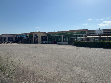Foto Capannone industriale a Calcinaia di 140 m² con 5 locali in vendita