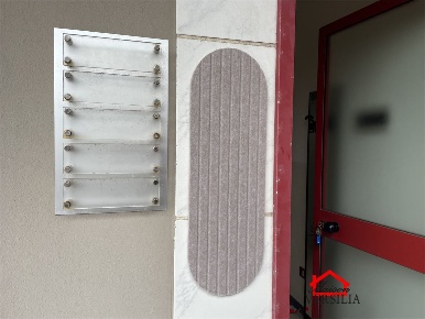 Foto Ufficio a Massa Zona Industriale di 35 m² con 2 locali in affitto