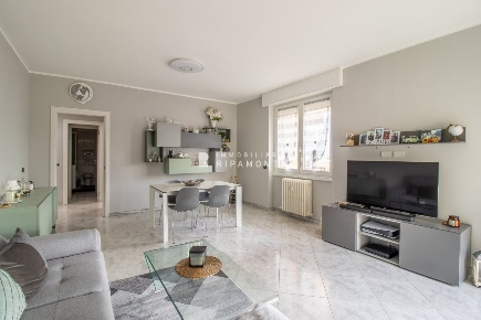 Foto Appartamento in Via Roma, Pescate di 140 m² con 4 locali in vendita