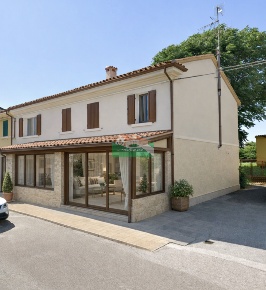 Foto Villa bifamiliare in VIA DEL SALE, Ravenna di 220 m² con 5 locali