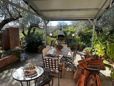 Foto Villa unifamiliare in Via Vittorio Bachelet, Catanzaro Roccelletta