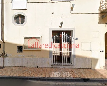 Foto Locale commerciale a Casciana Terme Lari di 35 m² in vendita