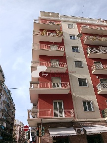 Foto Appartamento in via Dante Alighieri, Bari Murat di 104 m² con 3 locali