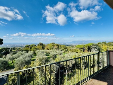 Foto Appartamento in Via Selve di Mondragone, Monte Porzio Catone di 60 m²