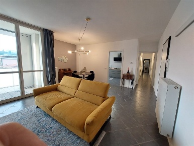 Foto Appartamento a Desenzano del Garda Desenzano Centro di 100 m²