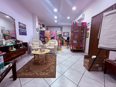 Foto Negozio in via Popilia, Cosenza Popilia - Vagliolise di 35 m²