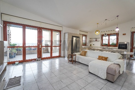 Foto Attico a Pozzo d'Adda di 140 m² con 4 locali in vendita