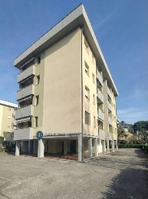 Foto Appartamento in via Filzi 134, Viareggio di 98 m² con 5 locali
