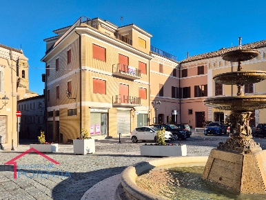 Foto Appartamento in Piazza Matteotti, Potenza Picena Centro di 160 m²