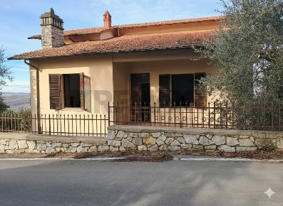 Foto Casa indipendente in Aldo Moro 6, Radda in Chianti Villa di 154 m²