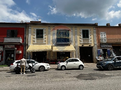 Foto Casa indipendente a Casagiove di 244 m² con 5 locali in vendita