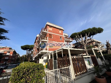 Foto Appartamento in via pisa, Massa Marina di Massa Centro di 100 m²