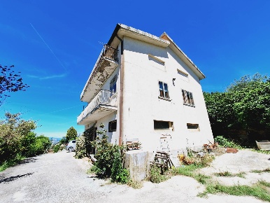 Foto Casa indipendente in cda pittura, Ripatransone di 270 m² con 5 locali