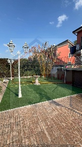 Foto Villa unifamiliare in via santa maria, Quarto di 100 m² con 3 locali