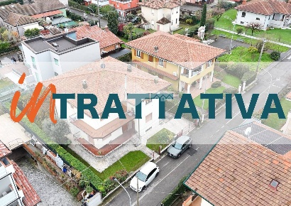 Foto Appartamento in Via Vittorio Veneto 11, Mazzano Molinetto di 198 m²