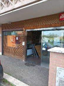 Foto Locale commerciale a Roma Fonte Ostiense di 51 m² con 1 locali