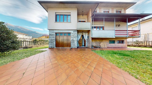 Foto Villa unifamiliare in Via V. Bachelet 8, Camaiore Camaiore Paese