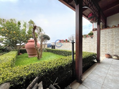 Foto Villa bifamiliare a Catanzaro Catanzaro Lido di 240 m² con 6 locali