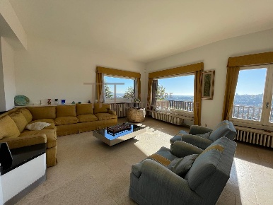 Foto Villa unifamiliare in Via Alcaini, Bergamo Valtesse di 350 m²