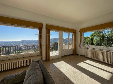 Foto Villa unifamiliare in Via Alcaini, Bergamo Valtesse di 350 m²