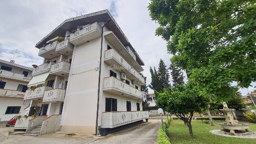 Foto Appartamento in PIAZZA ALDO MORO 3, Colonnella di 140 m² con 4 locali