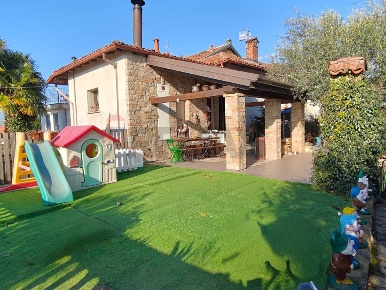 Foto Casa indipendente in via Reno 2, Laveno-Mombello Cerro di 105 m²